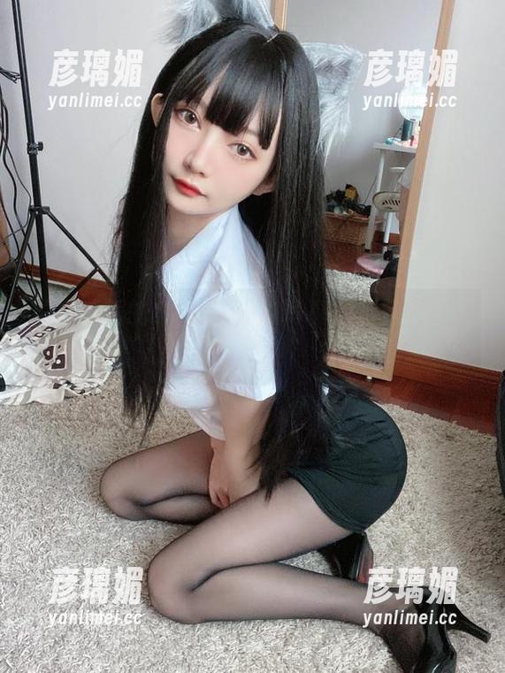 超级亮眼的51酱油光袜写真，直接把路人封杀了！