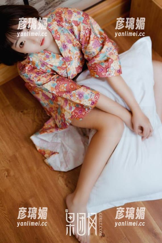 GIRLT果团网-王婉悠 GIRLT果团网 - 王婉悠泳装写真:以海水的名义,给美图加个劲!