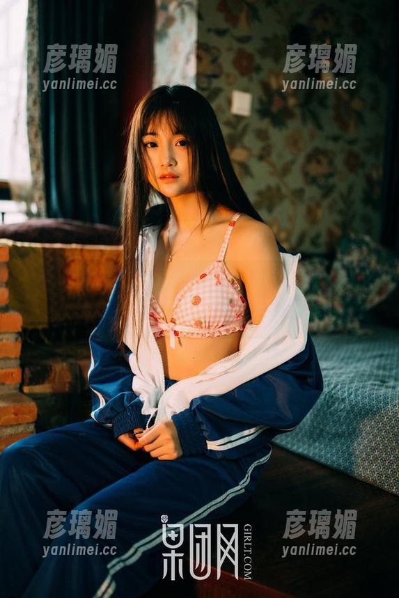 GIRLT果团网 - 蜜桃Q妹儿的秘书日常：原图大公开，资源等你来拿！
