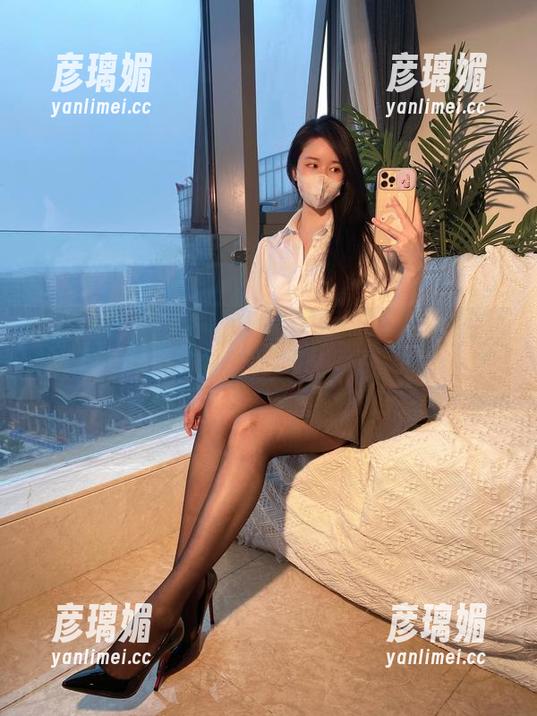 July芝岚 微密圈 - 不得不说,July芝岚的作品集里的玉足自拍就像心控制了一样