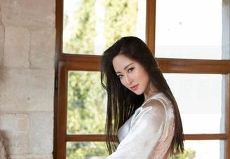 MiStar魅妍社 – 穆菲菲的制服怎么在无圣光下竟然那么深情，作品很有味道。