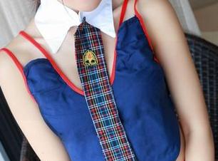 QingDouKe青豆客 – 最新分享：莫雅淇的制服穿搭，没想到还能这么俏皮！