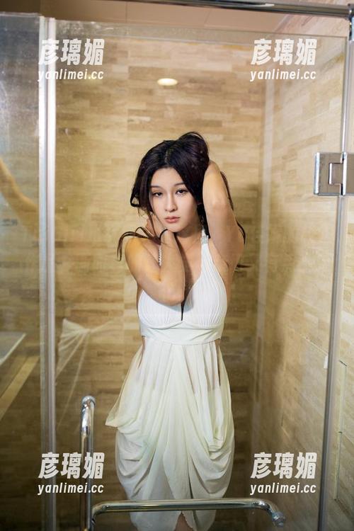 TuiGirl推女郎 - 看这里，Yu佳妮的校园作品，画面真的让人觉得亲切又有点小感伤。