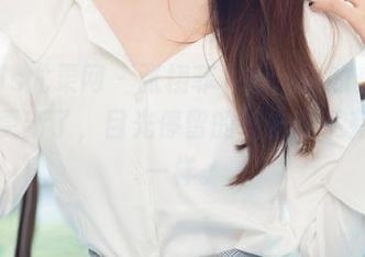 UGirls尤果网 – 张栩菲，泳池边的身影，写真更新了，目光停留的地方似乎有点不一样。