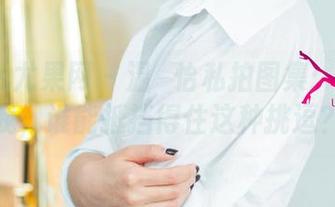 UGirls尤果网 – 温鈊怡私拍图集：内衣和我，谁能抵挡得住这种挑逗？