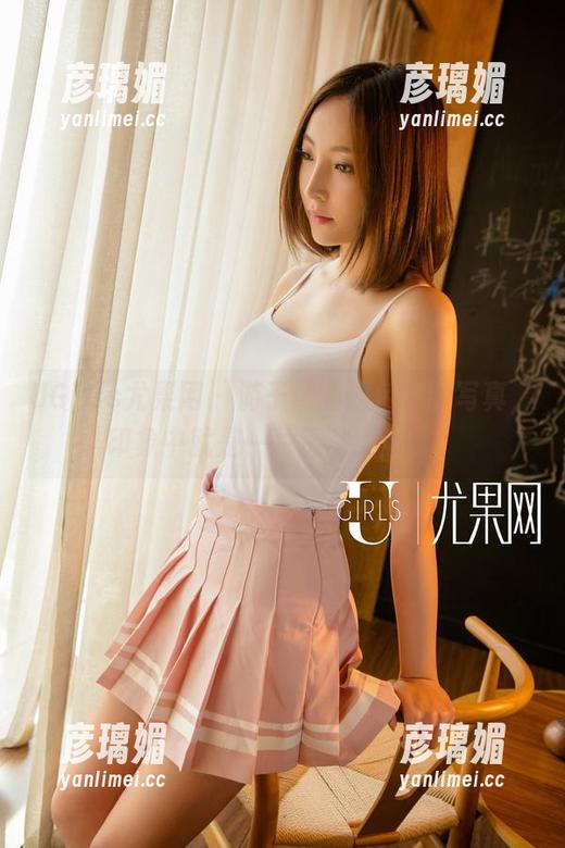 UGirls尤果网 - 游子熙的黑色定制写真，印象中就是一片深邃的迷雾？
