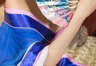 UGirls尤果网 – 若彤BOOMBOOM的皮衣风，私拍作品里那些撩人的小细节。
