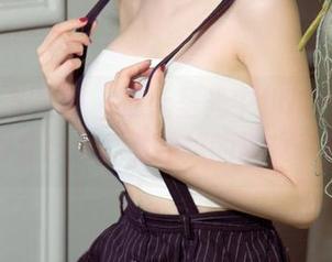 UGirls尤果网 – 在无圣光中纠结：郭婉祈浴室合集，被冲掉的常规审美