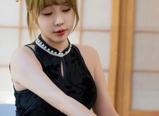 XINGYAN星颜社 – 转转Lisa与黑白缠绵的那一刻，套图中流露出的竟是似曾相识。