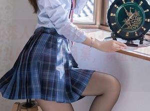 Xiuren秀人网 – 别磨蹭了，下载vetiver嘉宝贝儿的学妹作品集，保证你的轻松时光不再单调！