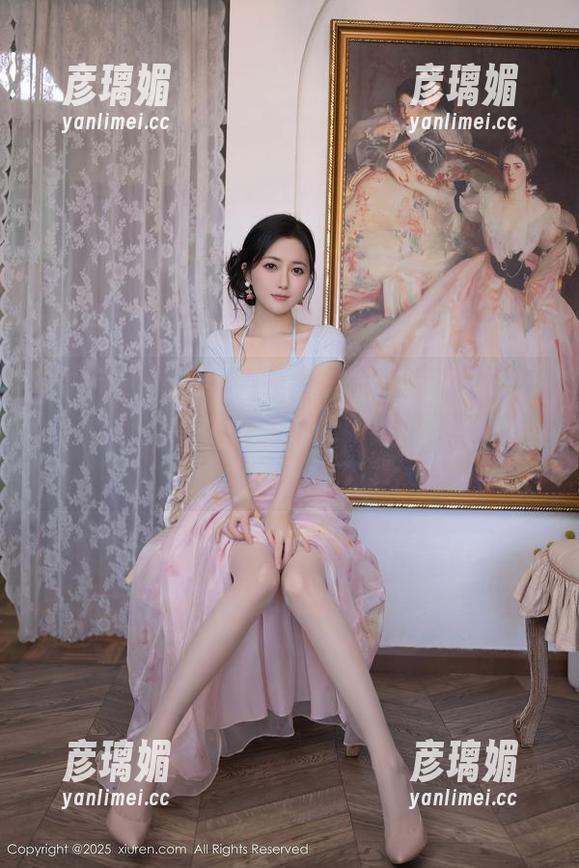 Xiuren秀人网-小蛮腰lvy Xiuren秀人网 - 希望你的高跟鞋也能像小蛮腰lvy一样“定制”:图集,神奇不?