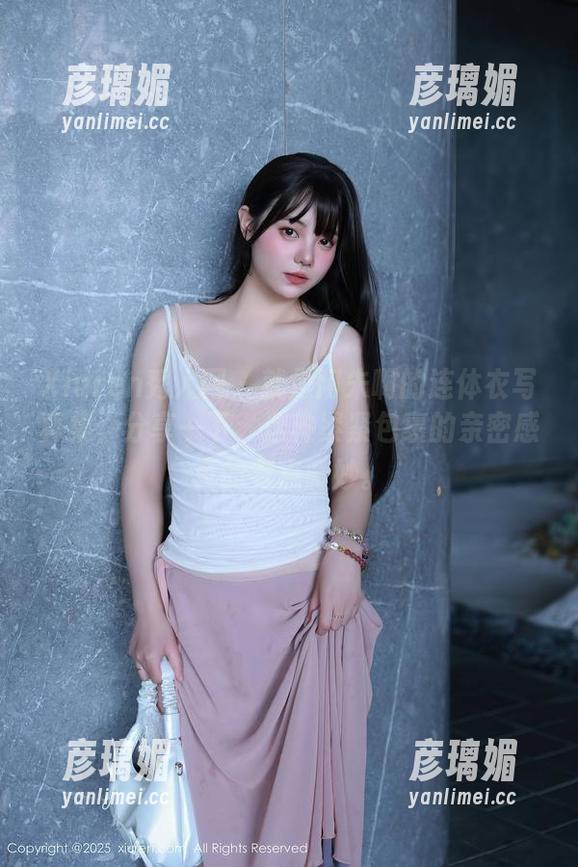 Xiuren秀人网-就是阿朱啊 Xiuren秀人网 - 就是阿朱啊的连体衣写真集,分享一下,这种紧紧包裹的亲密感真的有点微妙。