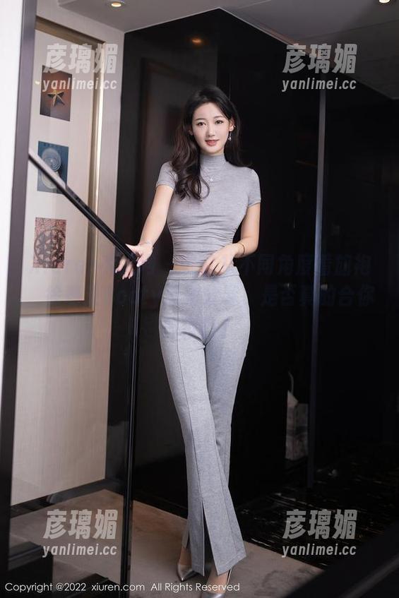 Xiuren秀人网-徐莉芝Booty Xiuren秀人网 - 试试从不同角度看旗袍,徐莉芝Booty原图分享,是否真的合你的胃口?