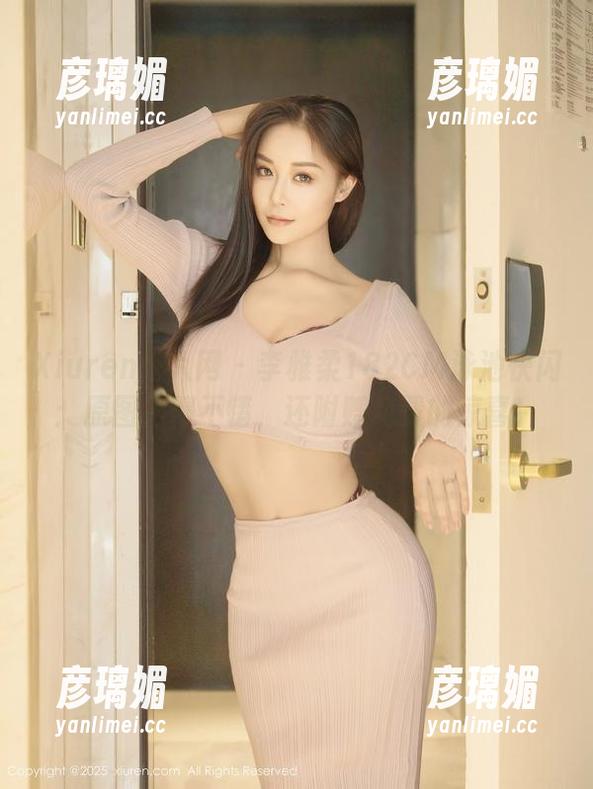 Xiuren秀人网 - 李雅柔182CM泳池快闪：原图拍得不错，还附赠免费的惊喜！