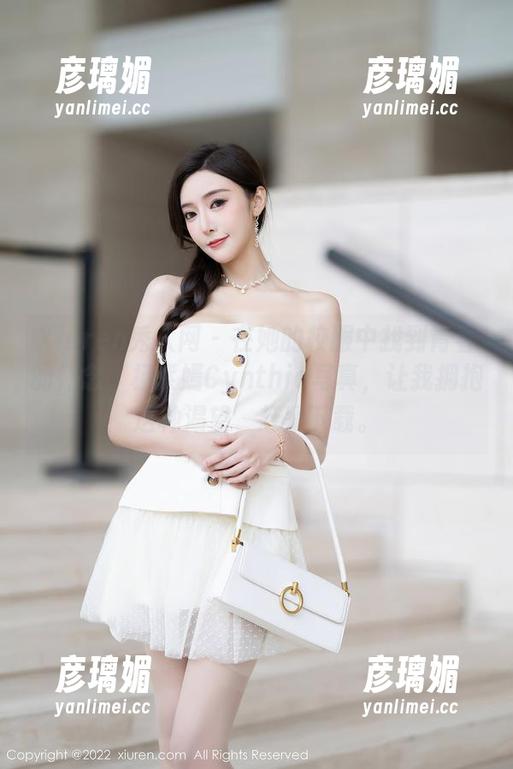 Xiuren秀人网 - 在她的校服中找到青春的怀念，杨紫嫣Cynthia写真，让我拥抱这种渴望，赶紧下载。