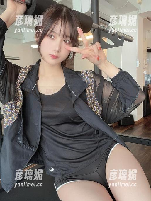 这就是けん研(けんけん)的PINK×BLUE套图，真想知道她怎么想的