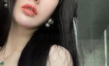 微密圈 – 赶快去下载不爱笑的赛琳的全集，别担心，这种视觉刺激是无害的！