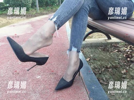 微密圈 - 在线囧探《丝月神》：黑色网袜和宝蓝高跟的资源大碰撞！