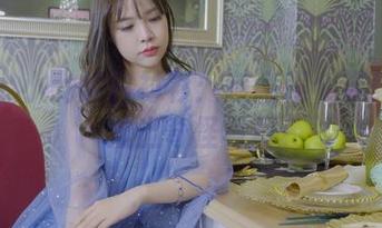 丽柜 – 小戈的白衬衫：随意摆个姿势就能拍出奇怪写真