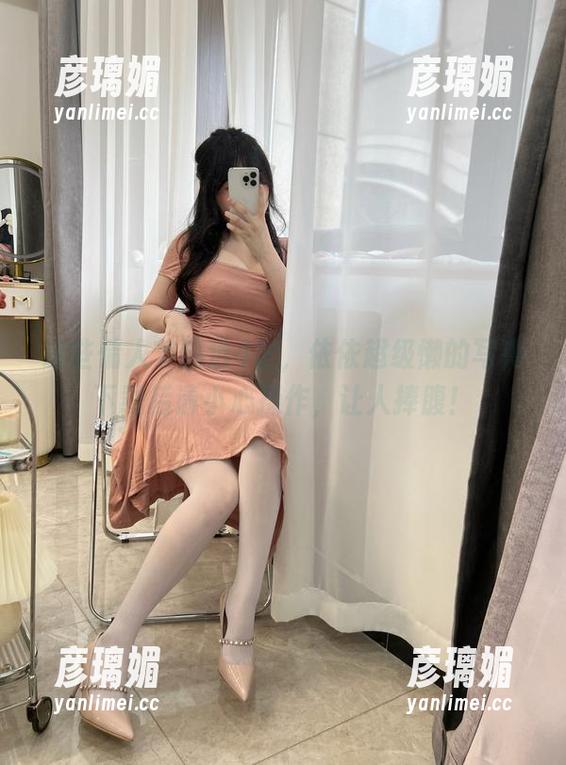 依依超级懒 这些情人节精选4套,依依超级懒的写真下载后请小心操作,让人捧腹!