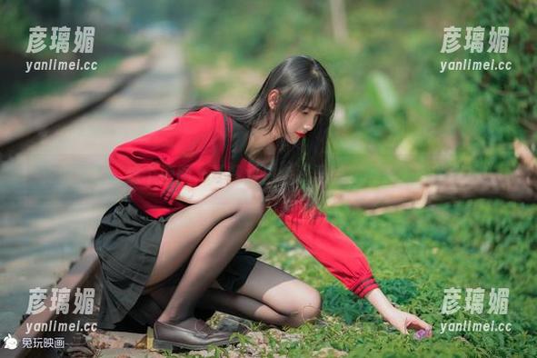 兔玩映画，这个原图，让我对白色双马尾充满了无尽的联想！