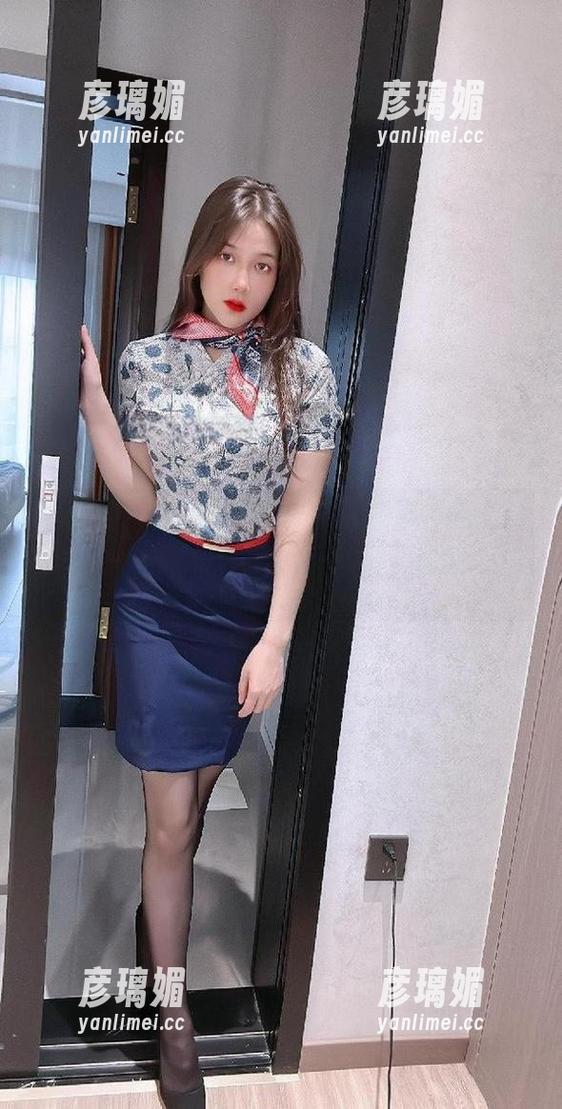 微密圈 - 可可西yyy的波点吊带丝袜图集：每一张都像是在说“别问我，问自己”。