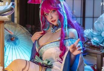 咔喵KANEKO的图包，兔女郎＋碧蓝航线，可以说是当代的灵魂画师趣味。