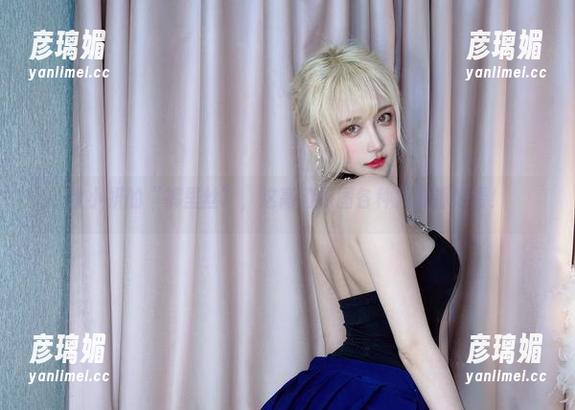 啾小妍的“裤里丝”，这高清原图各种角度都好看！