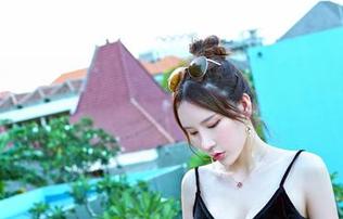 嗲囡囡 – solo尹菲的裸足图库，怎么会让人有种想立马下载的冲动呢？