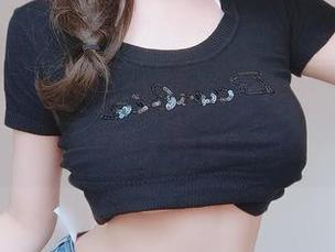 图包在手，女主K的美脚眼花缭乱，原图耐人寻味