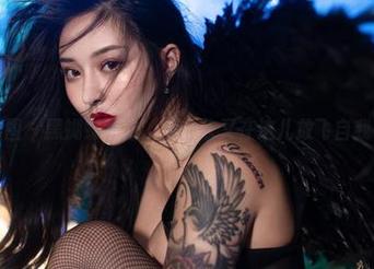 微密圈 – 黑蝴蝶私拍，宋昱欣又在这儿放飞自我了！