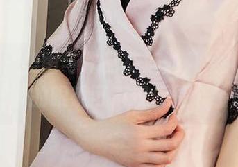 尤果网 – 美图与作品交汇处，果儿好像在说：“我的眼镜可不仅仅是个装饰。”