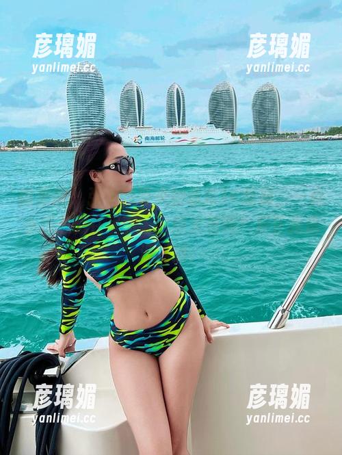 微密圈 - 张老师带来的最新JK图册，一点小巧思藏在里面，你能发现吗？反正我是没找到。