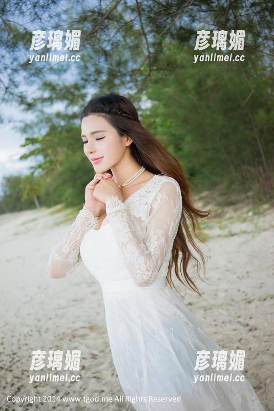 推女神 - 人们都说刘飞儿Faye的裸足美图佳作不断，可我每次看到都不免想想，她怎么做到的？