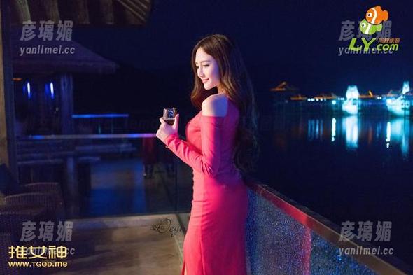 推女神-柠檬c_lemon 推女神 - 柠檬c_lemon的另类女孩写真图册:酸中的甜到底是啥味?
