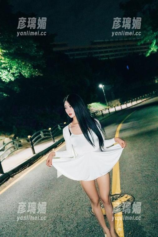 普美(bomi)的Bimilstory：免费套图里藏着女仆的骚气，怎么看都不过瘾！