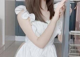 一瞬成名！朝雾爱常服自拍，让你再也不敢随便换壁纸了！