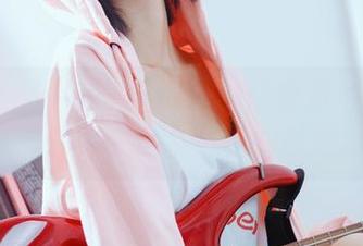 黑白修女：这个高清作品让我对木棉棉OwO的阴影产生了新的联想。