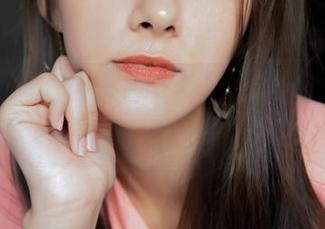 梦丝女神 – 在泳池中遇见玥玥原图，水面上溅起的不只是一朵浪花！