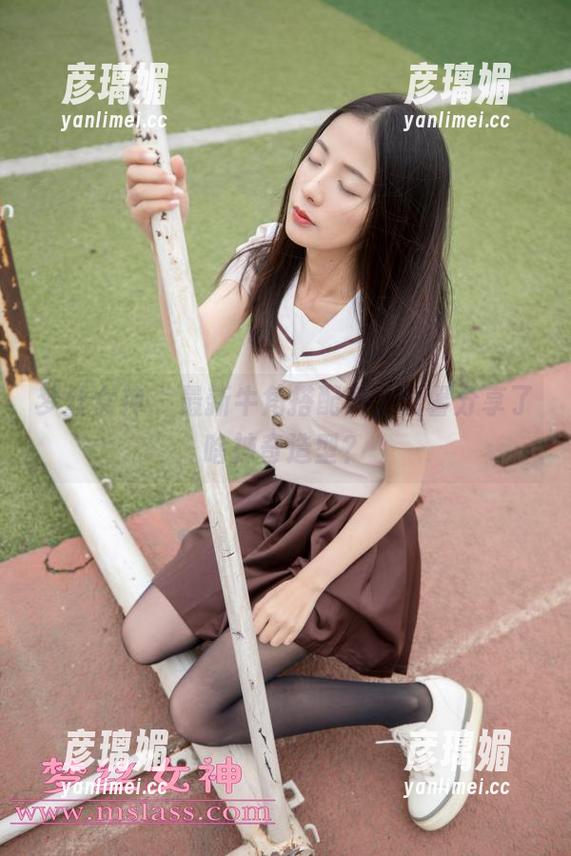 梦丝女神 - 最新牛角搭配秀，雪馨分享了啥神奇造型？