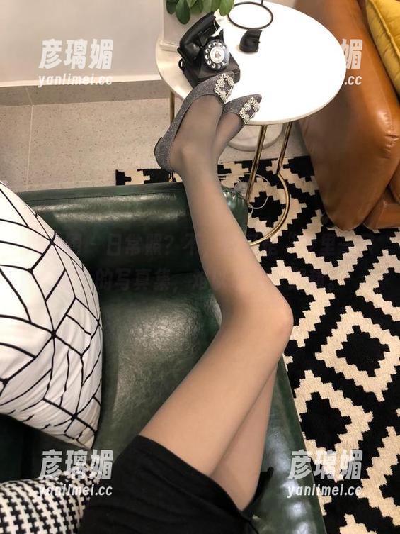 梦里一只喵 微密圈 - 日常照?不,这可是“梦里一只喵”的写真集,难以取决于逻辑。