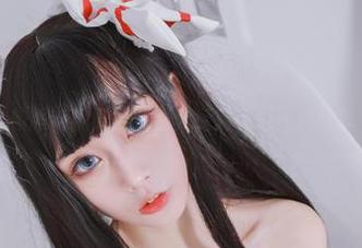校服新视界：清颜真德秀偶遇青春分享
