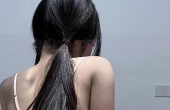 微密圈 – 火龙果羊的免费写真，真能打动学姐的心吗？