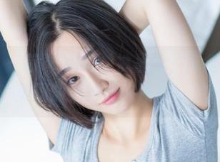 爱蜜社 – 莉娜lena的裤里丝，完全没圣光，美图却亮得让人眼前一亮！