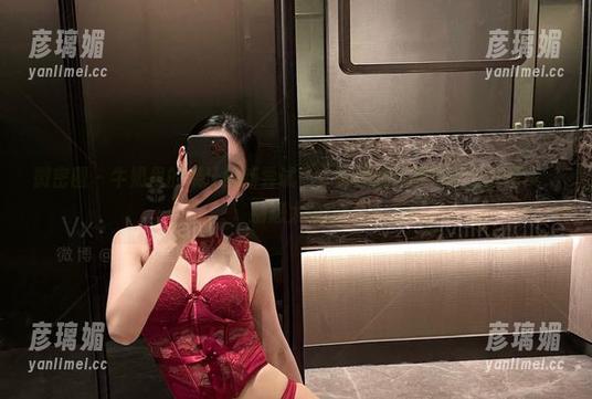 微密圈 - 牛奶里的果汁的新尝试——来刷刷这黑色套装的图集，别想太多！