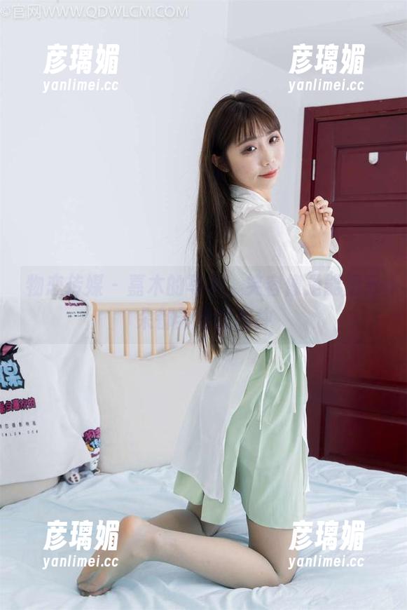 物恋传媒 - 嘉木的写真，笑容像是能把云朵都弄走的那种