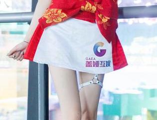 制服也能这么玩，王羽杉的分享让我想追问，别的博主是不是还在笔记本上量体裁衣呢？