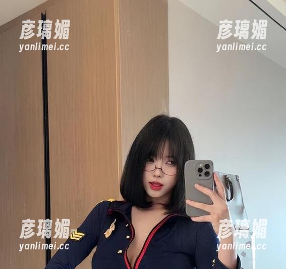 微密圈 - 琳铛铛“性感毛衣”全套图片，这不是穿衣，而是一场视觉的抢劫。