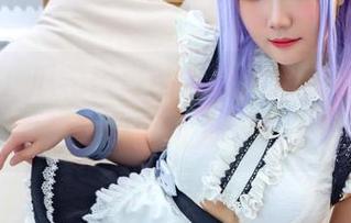 只想说，瓜希酱真的会玩，水晶礼服cos爱蜜莉雅的更新太吸引了吧！