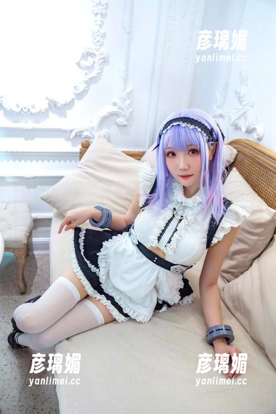 瓜希酱 只想说,瓜希酱真的会玩,水晶礼服cos爱蜜莉雅的更新太吸引了吧!